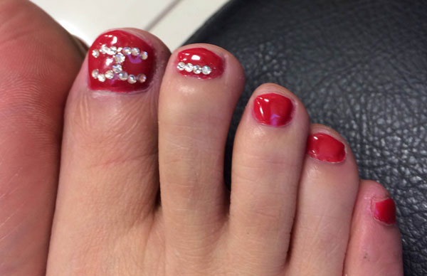 Channing Tatum Sets Hubby Bar with Pedicure